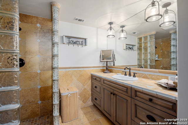 Listing photo id 18 for 4198 Bear Springs Rd