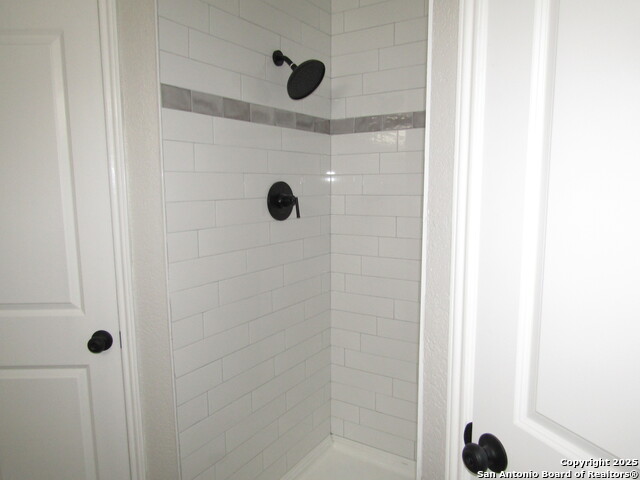 Image 8 of 20 For 10243 Raven Field