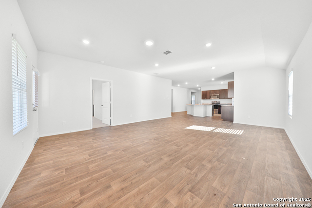Image 17 of 36 For 813 Indigo Way