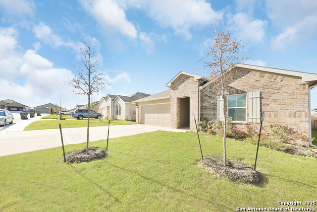 Image 2 of 36 For 813 Indigo Way
