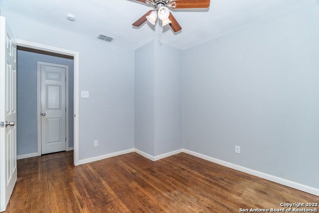 Image 10 of 18 For 467 Shannon Lee St