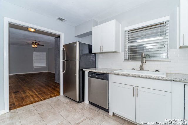 Image 15 of 18 For 467 Shannon Lee St