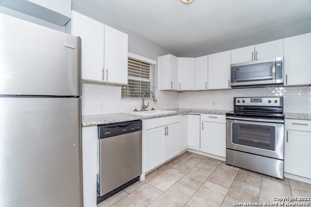 Image 16 of 18 For 467 Shannon Lee St