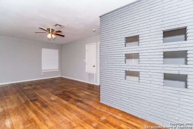 Image 3 of 18 For 467 Shannon Lee St