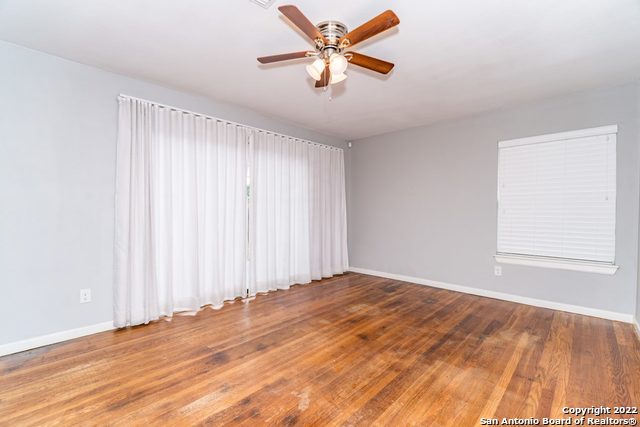 Image 6 of 18 For 467 Shannon Lee St