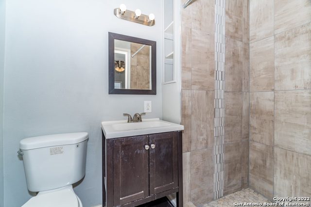 Image 8 of 18 For 467 Shannon Lee St
