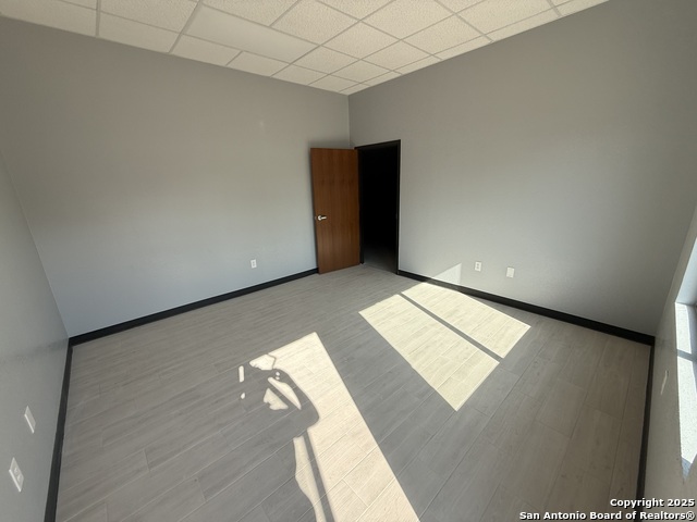 Listing photo id 12 for 10927 Fredericksburg Rd.
