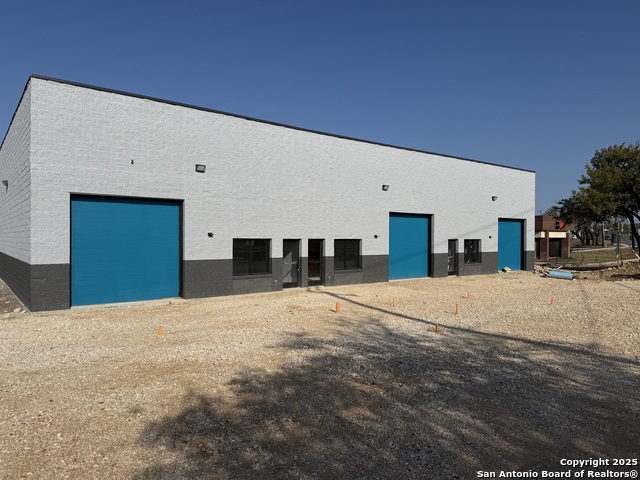Listing photo id 0 for 10927 Fredericksburg Rd.