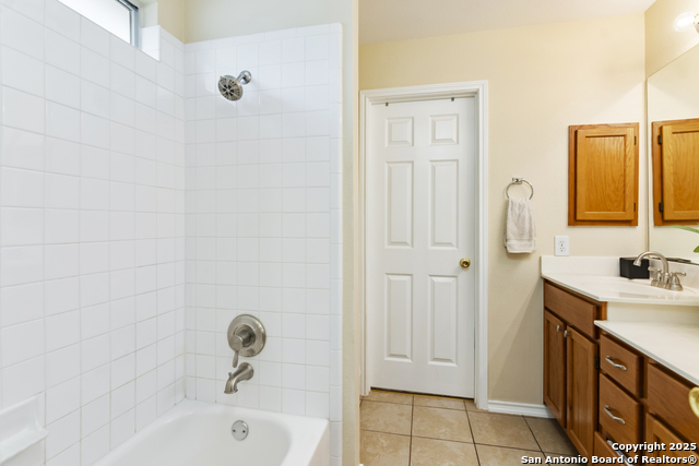 Image 12 of 19 For 7903 Woodchase