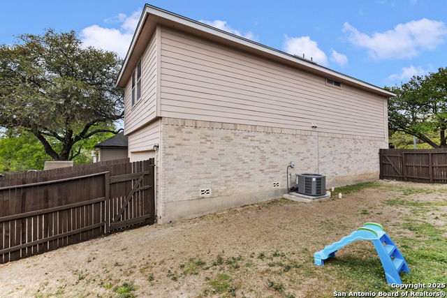 Image 17 of 19 For 7903 Woodchase