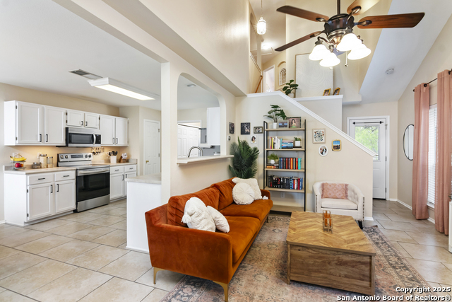 Image 3 of 19 For 7903 Woodchase