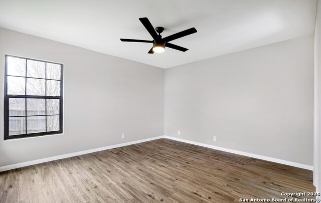 Listing photo id 12 for 7106 Grassy Trail