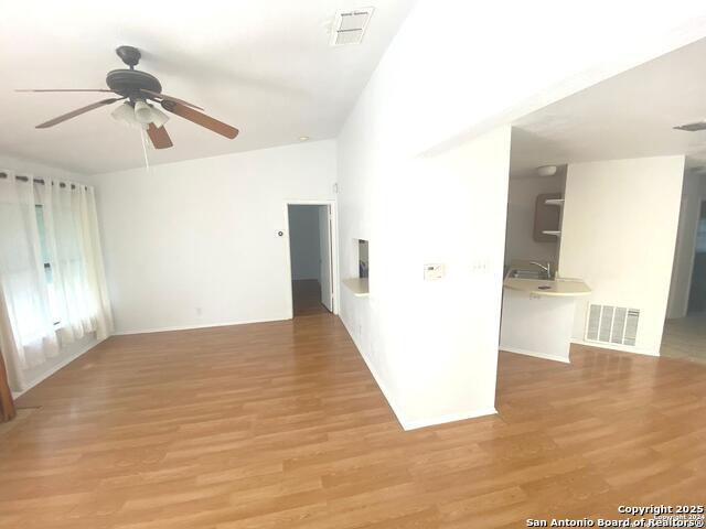 Image 2 of 32 For 3960 Heritage Hill Dr