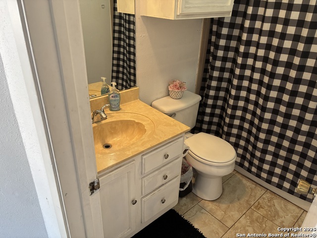 Image 21 of 32 For 3960 Heritage Hill Dr