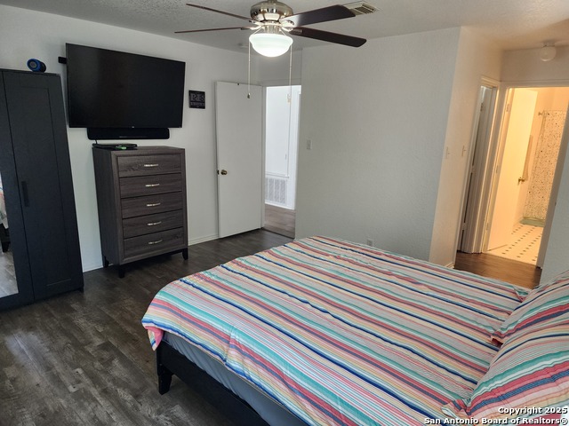 Listing photo id 12 for 8118 Sandbar
