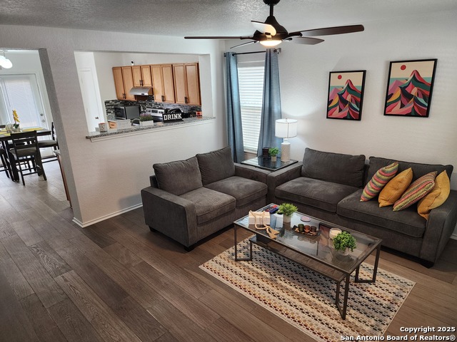 Listing photo id 4 for 8118 Sandbar