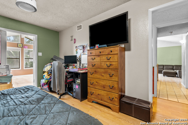 Image 9 of 17 For 8206 Evert  
