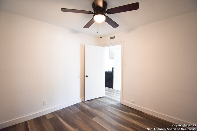 Listing photo id 9 for 466 E Palfrey