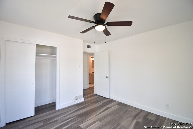 Listing photo id 14 for 466 E Palfrey