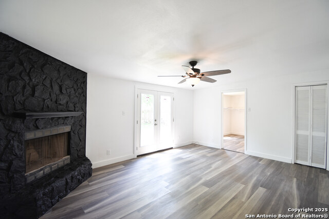 Listing photo id 20 for 466 E Palfrey