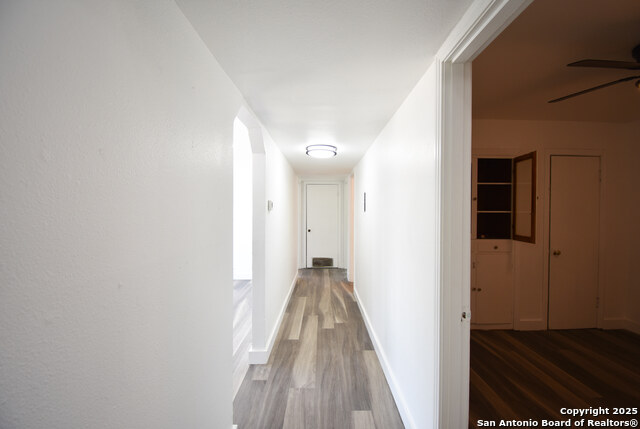 Listing photo id 7 for 466 E Palfrey