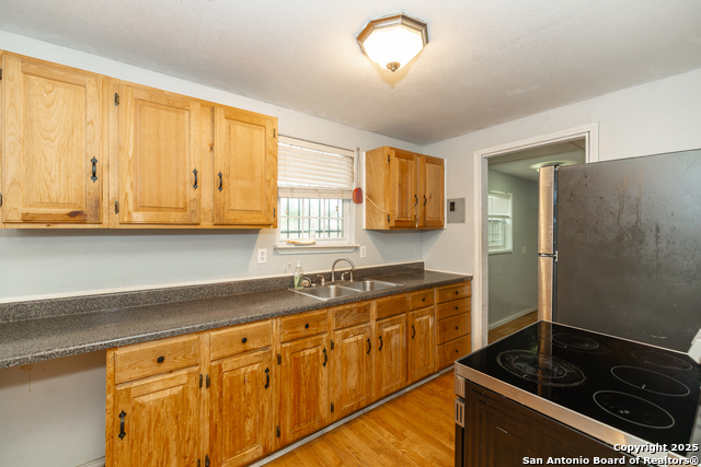 Image 3 of 9 For 525 Avenue D