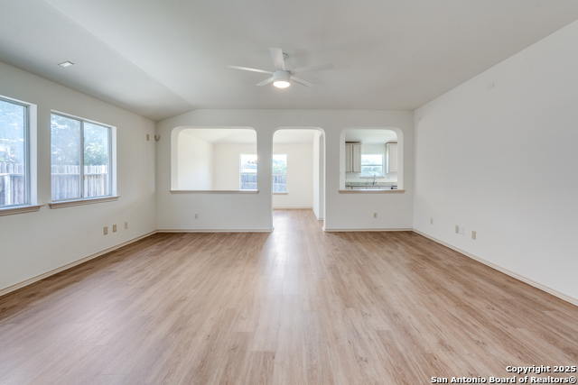 Listing photo id 6 for 10122 Oak Saddle