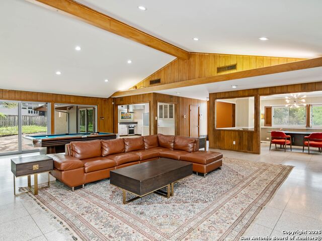 Image 11 of 41 For 2222 Nacogdoches