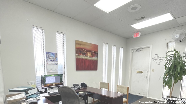 Listing photo id 10 for 4300 Sunshadow St