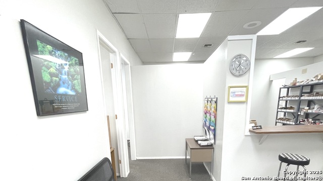 Listing photo id 15 for 4300 Sunshadow St