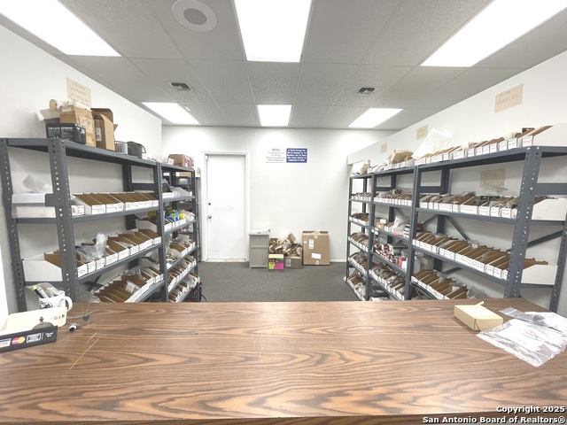 Listing photo id 25 for 4300 Sunshadow St