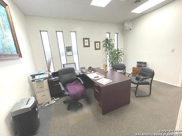 Listing photo id 34 for 4300 Sunshadow St