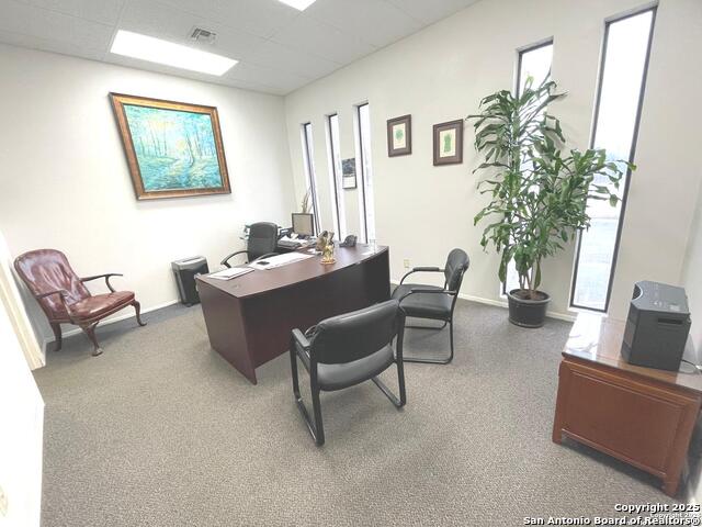 Listing photo id 36 for 4300 Sunshadow St