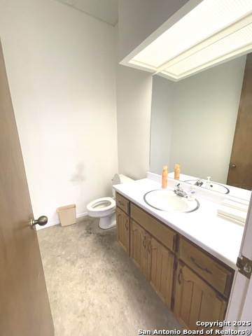 Listing photo id 38 for 4300 Sunshadow St