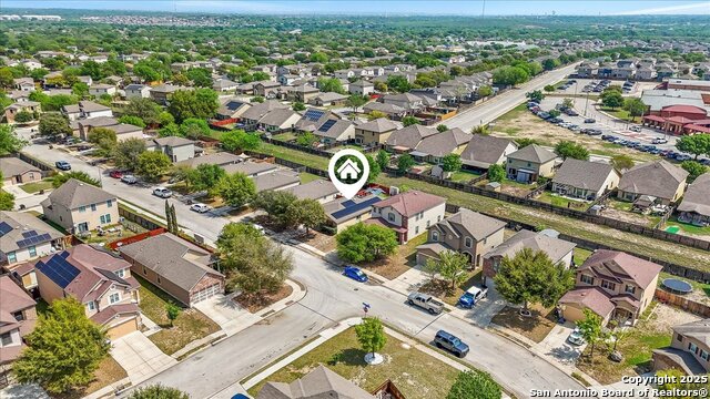 Listing photo id 32 for 3418 Marble Spur
