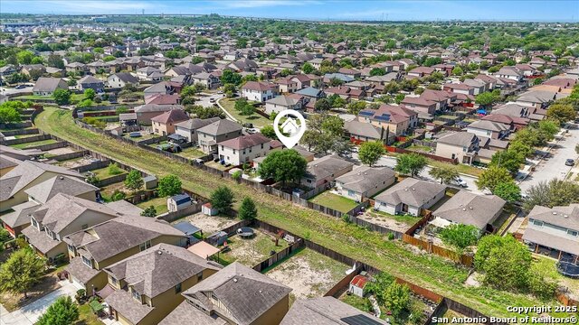 Listing photo id 36 for 3418 Marble Spur