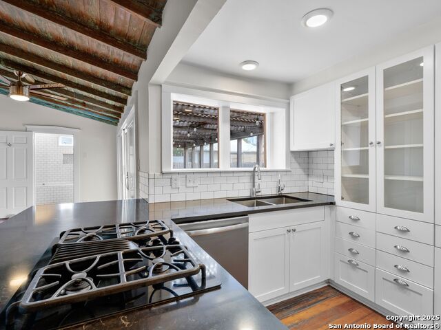 Image 10 of 32 For 315 Barrera St