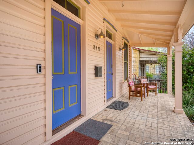 Image 2 of 32 For 315 Barrera St
