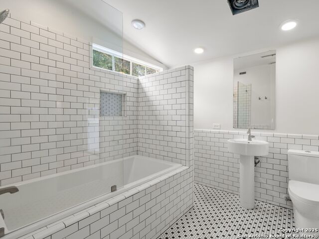 Image 27 of 32 For 315 Barrera St