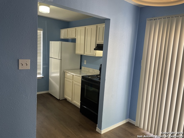 Image 2 of 21 For 5044 Ayrshire Dr