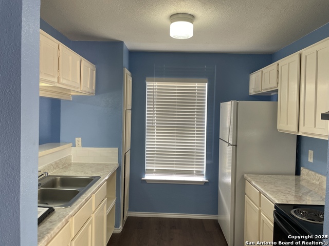 Image 4 of 21 For 5044 Ayrshire Dr