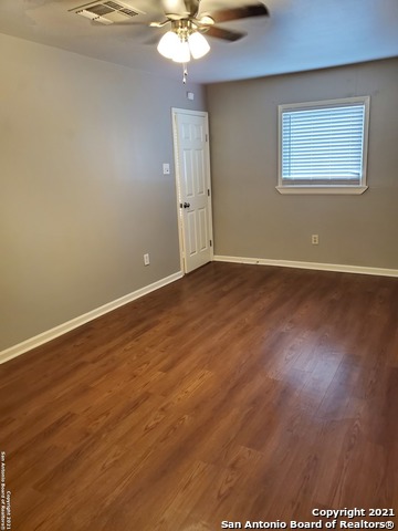 Image 4 of 6 For 1024 Woodlawn Ave W 5