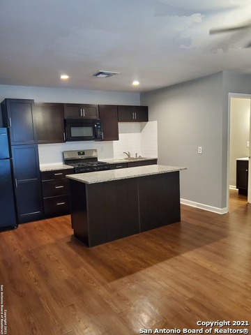 Image 5 of 6 For 1024 Woodlawn Ave W 5