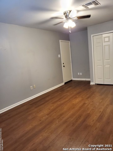 Image 6 of 6 For 1024 Woodlawn Ave W 5