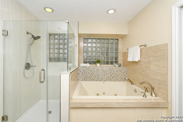 Image 21 of 36 For 14743 Oak Briar