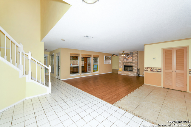 Image 4 of 36 For 14743 Oak Briar