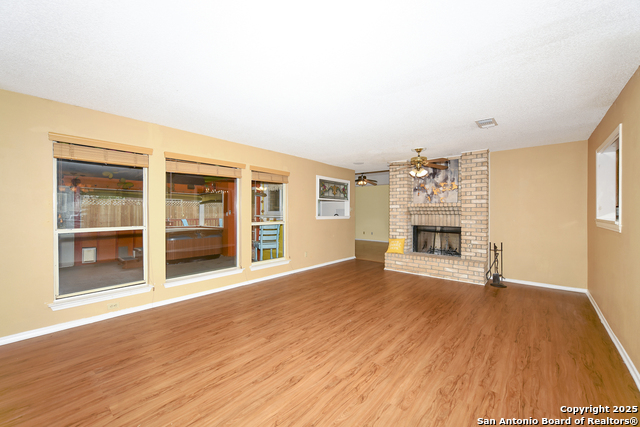 Image 7 of 36 For 14743 Oak Briar