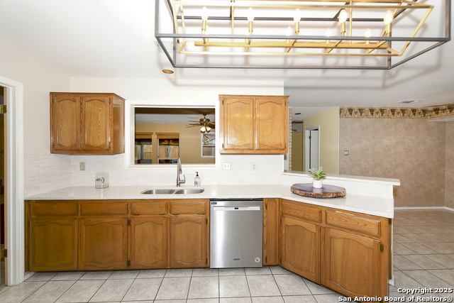 Image 9 of 36 For 14743 Oak Briar