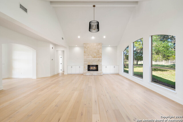 Image 10 of 38 For 202 Park Ridge