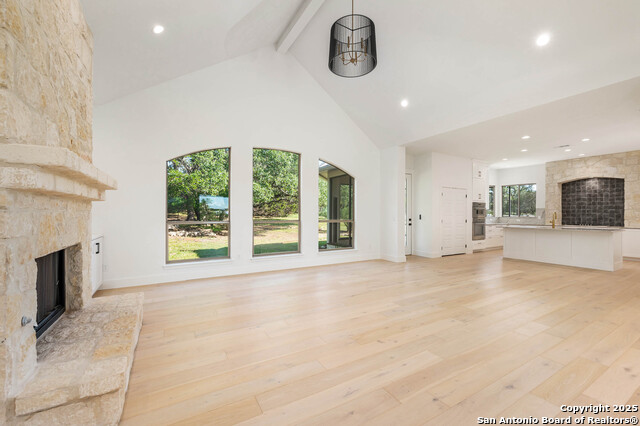 Image 11 of 38 For 202 Park Ridge